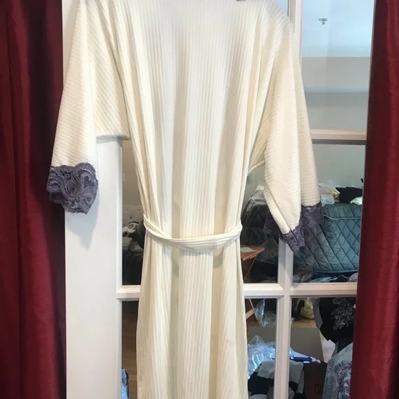 Andres Robe - Picture 2 of 5